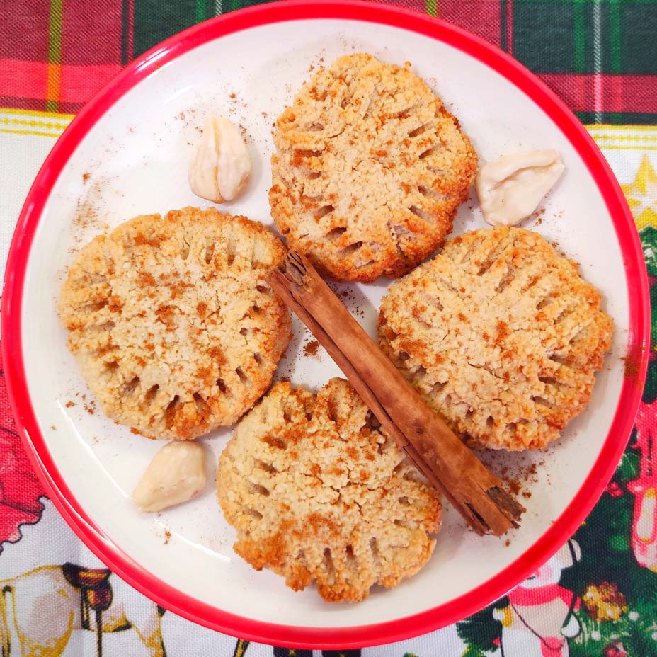 Biscotti alle mandorle vegani alla cannella Biscotti alle mandorle vegani alla cannella